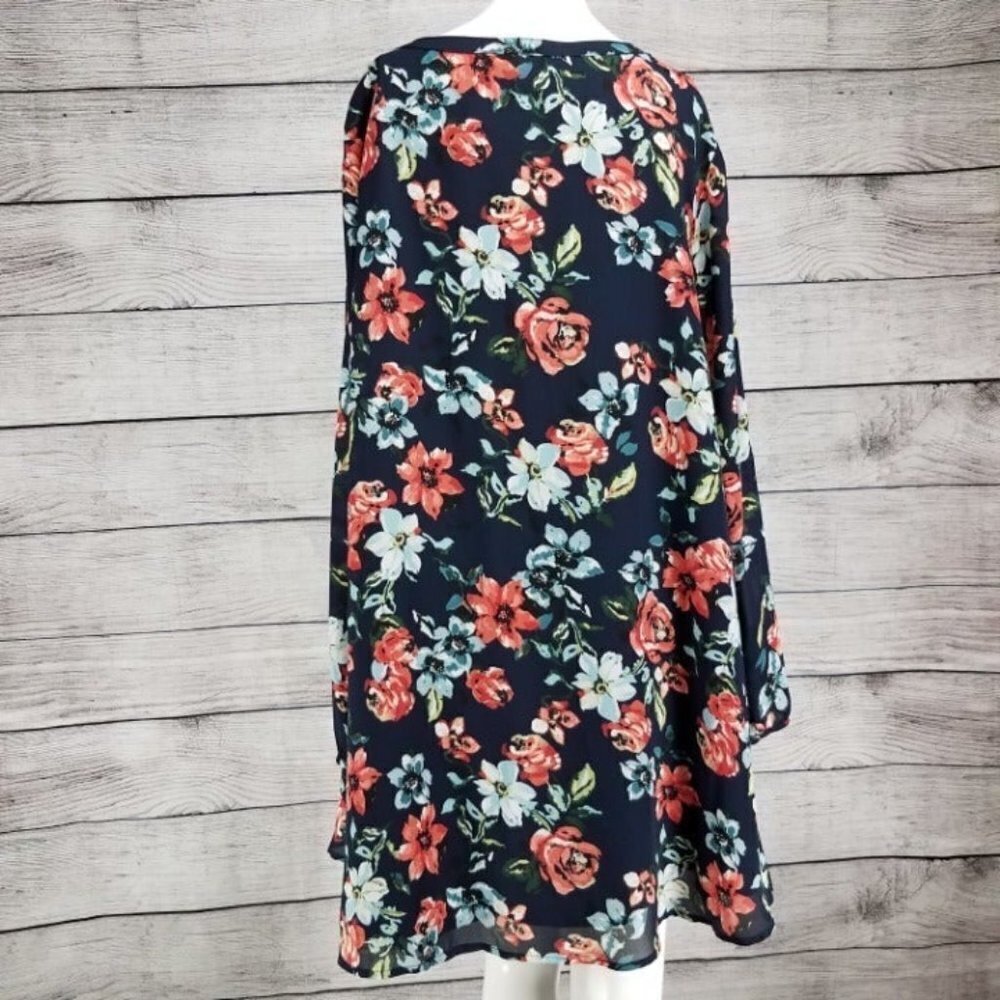 Revolve Cupcakes and Cashmere Size M Floral Shift Mini Dress Long sleeves - Picture 4 of 8